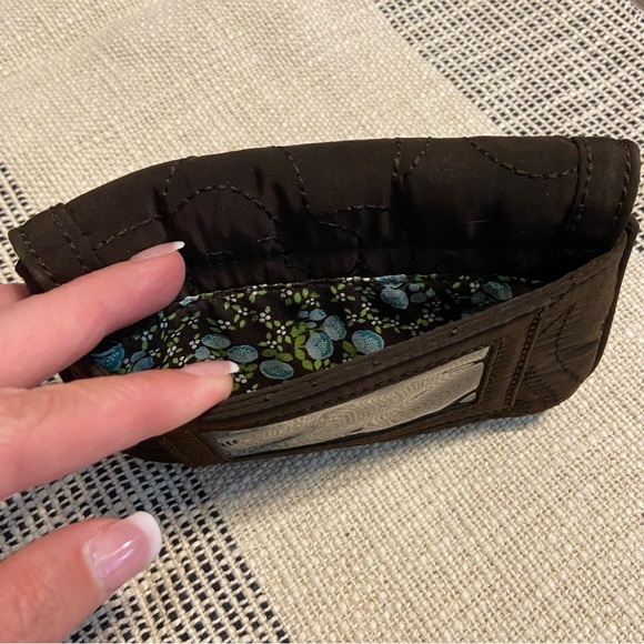 VERA BRADLEY / Espresso Flap ID Key Chain Wallet - Picture 7 of 9